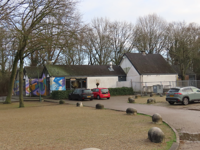 912338 Gezicht op de zijgevel van Muziekcentrum Azotod (Meerndijk 126) te De Meern (gemeente Utrecht), dat in de loop ...